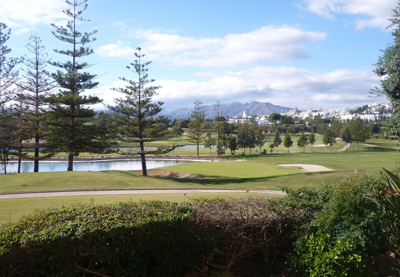Appartement à Mijas Costa - Beautiful Apt with Golf & Lake Views Mijas Golf