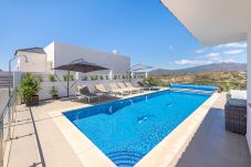 Villa i Mijas Costa - Stunning  6 Bed Villa Private Pool ...